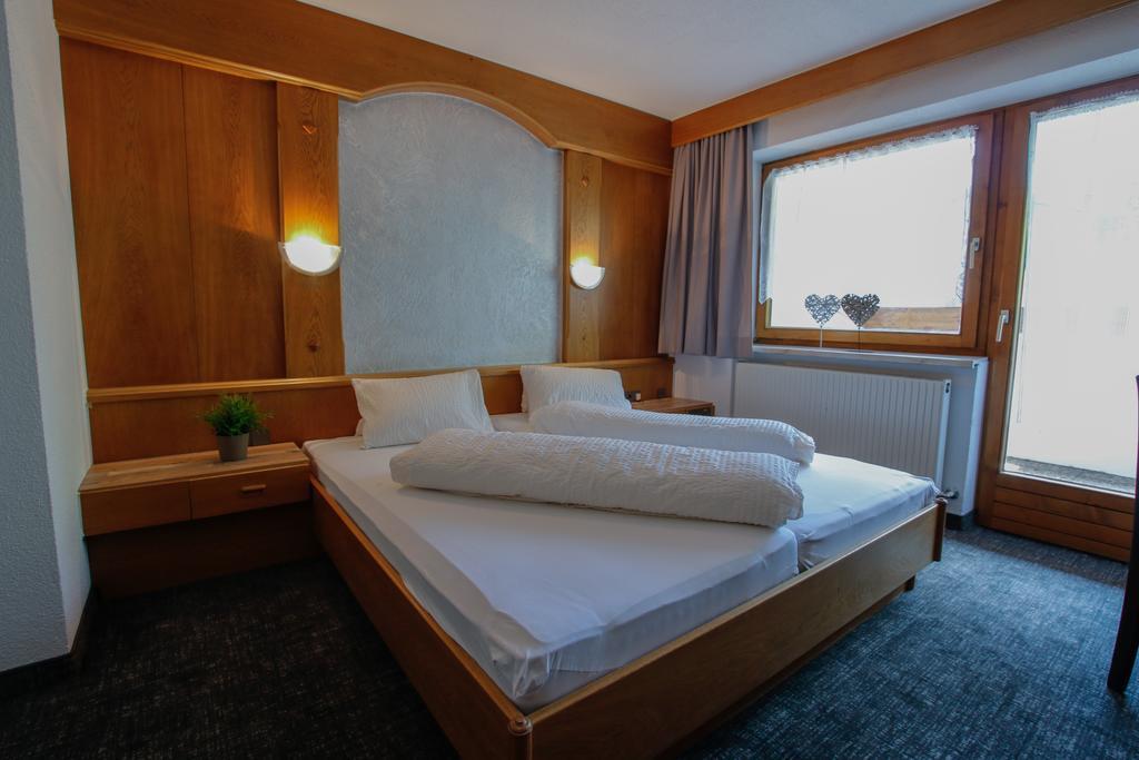 Hotel Tia Apart Kaunertal Værelse billede